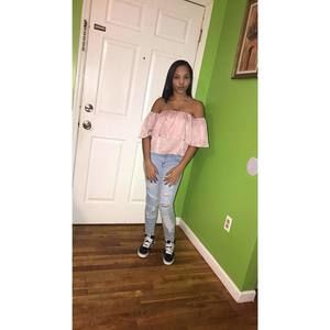 Meet your Posher, Daniela